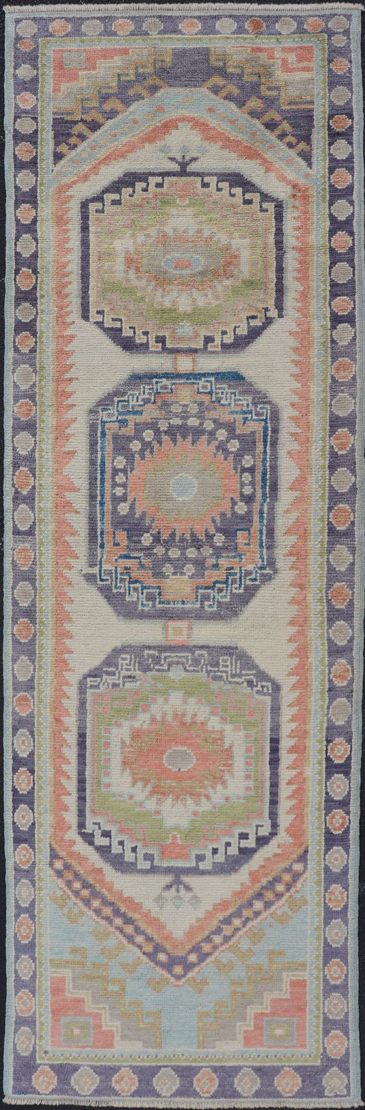 Turkish Hand Knotted Oushak Runner with Medallion Design with Multicolor Turkish Oushak Runner, Keivan Woven Arts / rug EN - P13642, country of origin / type: Turkey / Oushak. Measures: 2'11 x 9'8. - Keivan Woven ArtsEN - P13642 - 17892