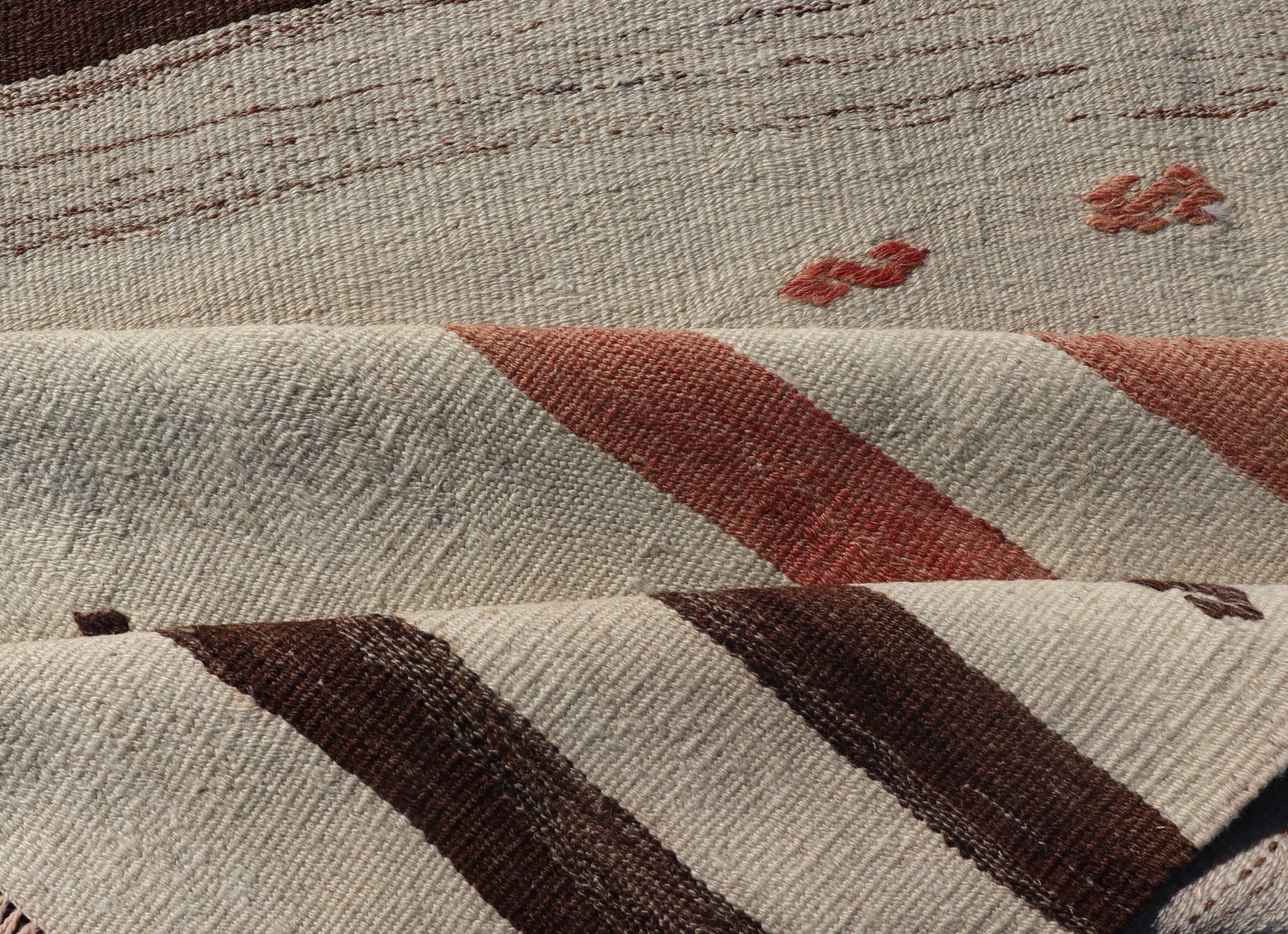 Vintage Turkish Kilim Runner with Stripes in Cream, Brown & Soft Coral Color Vintage Turkish Kilim Runner with Stripes in Cream, Brown & Soft Coral Color. Keivan Woven Arts / rug EN - P13693, country of origin / type: Turkey / Kilim, circa Mid - 20t... - Keivan Woven ArtsEN - P13693 - 17916Rug