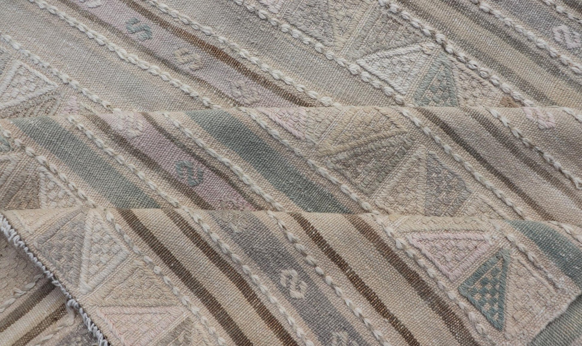 Turkish Flat - Weave With Embroideries Kilim in Taupe, Green, Brown, and Blush Vintage flat - weave Kilim with embroideries with a modern design in tan, brown, green and blush geometric stripe design Vintage Kilim from Turkey, Keivan Woven Arts /... - Keivan Woven ArtsEN - P13936 - 18722Rug