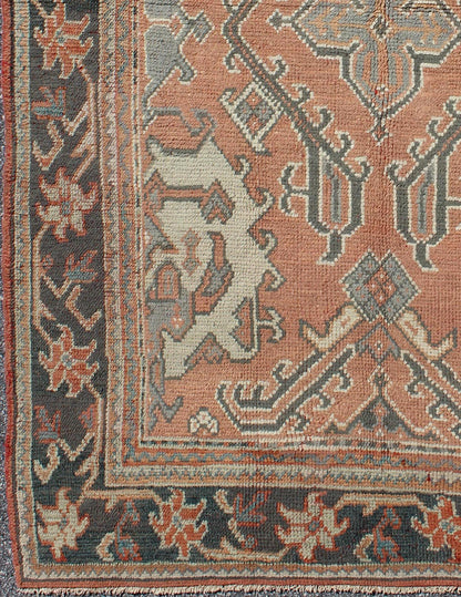 Keivan Woven Arts, F - 0912, Early 20th Century Antique Turkish Oushak Rug. Antique Oushak Rug from Turkey with Central Medallion and Sub - Geometric Elements This antique Turkish Oushak carpet features a central medallion design, as well as pattern... - Keivan Woven ArtsF - 0912 - 1018Rug