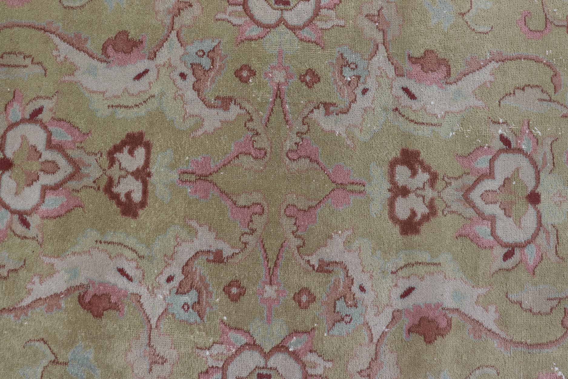 Keivan Woven Arts large Vintage Indian Amritsar rug with Floral in Ivory, Light Yellow Green, Salmon & Pink. Keivan Woven Arts / rug / G - 0304 / Mid - 20th Century / 1940 circa / Antique Amritsar Measures: 11'9 x 14'5. A Classic design in ... - Keivan Woven ArtsG - 0304 - 415Rug