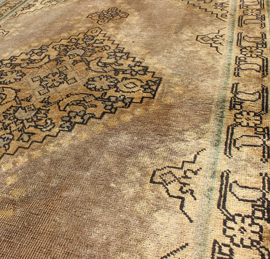 Medallion Style Tabriz Persian Vintage Rug With Medallion and Geometric Pattern. Keivan Woven Arts / rug H - 102 - 39, country of origin / type: Iran / Tabriz, circa 1950 Measures: 3'3 x 5'0. This spectacular Persian Tabriz bears a magnificent splend... - Keivan Woven ArtsH - 102 - 39 - 1784