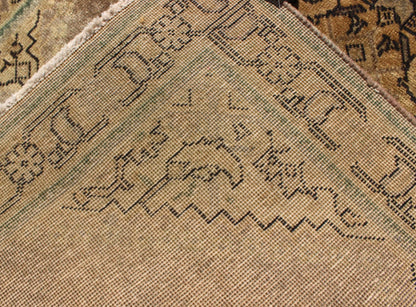 Medallion Style Tabriz Persian Vintage Rug With Medallion and Geometric Pattern. Keivan Woven Arts / rug H - 102 - 39, country of origin / type: Iran / Tabriz, circa 1950 Measures: 3'3 x 5'0. This spectacular Persian Tabriz bears a magnificent splend... - Keivan Woven ArtsH - 102 - 39 - 1784Rug