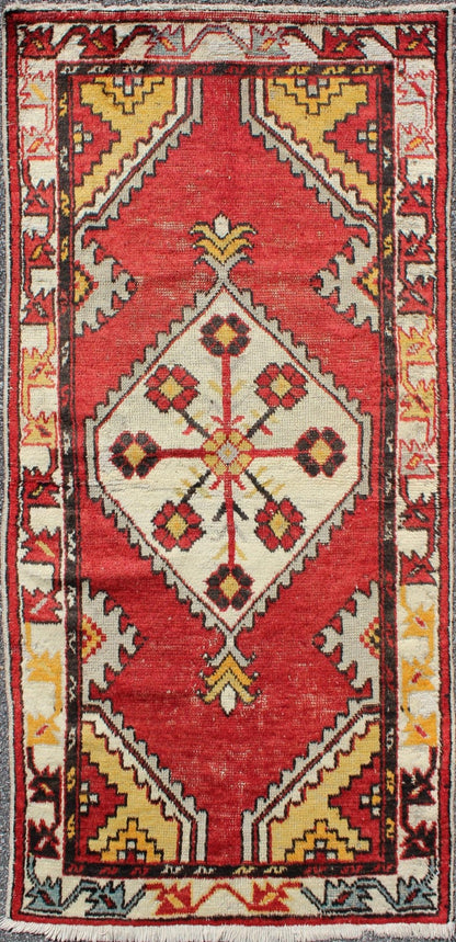 1930s Tribal Medallion Vintage Turkish Oushak Rug in Red, Brown, Gray, Yellow 1930s Tribal Medallion Vintage Turkish Oushak Rug in Red, Brown, Gray, Yellow, rug h - 602 - 21, country of origin / type: Turkey / Oushak, circa 1930 This vintage ... - Keivan Woven ArtsH - 602 - 21 - 2303Rug
