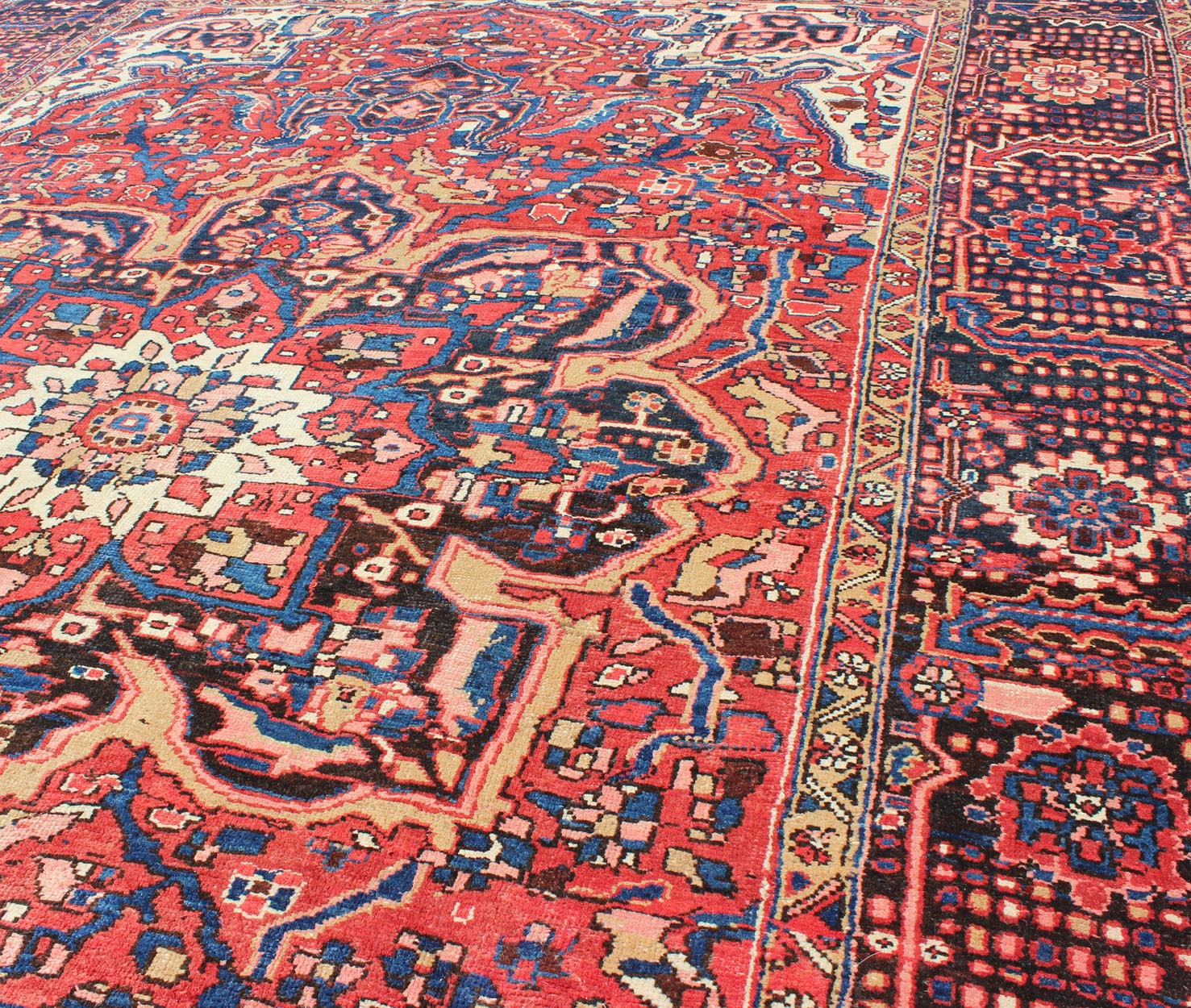 Keivan Woven Arts, H - 610 - 04, 1950's Semi - Antique Heriz Rug with stylized medallion design in red and blue, rug h - 610 - 04, country of origin / type: Iran / Heriz, circa 1950. This magnificent antique Persian Heriz carpet from the mid - 20th century ... - Keivan Woven ArtsH - 610 - 04 - 2159Rug