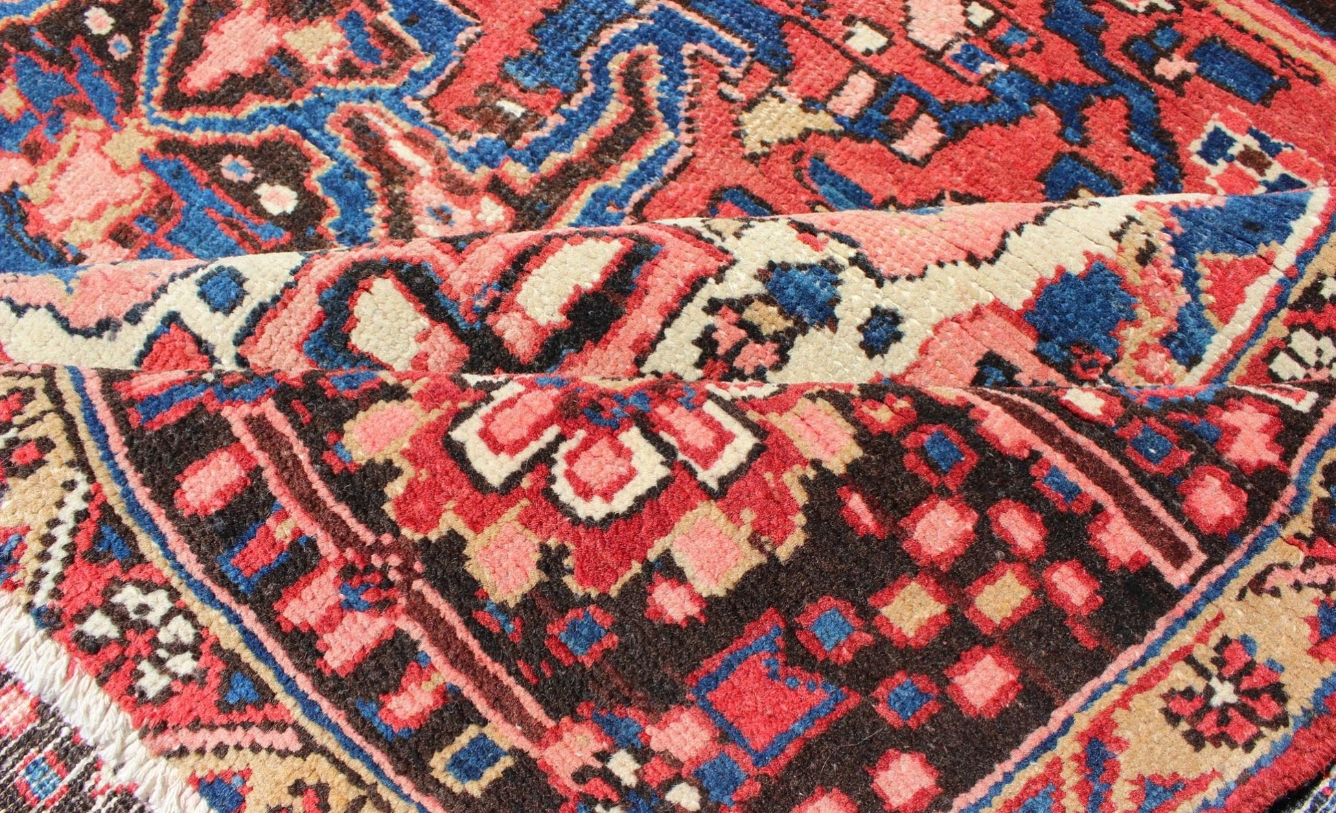 Keivan Woven Arts, H - 610 - 04, 1950's Semi - Antique Heriz Rug with stylized medallion design in red and blue, rug h - 610 - 04, country of origin / type: Iran / Heriz, circa 1950. This magnificent antique Persian Heriz carpet from the mid - 20th century ... - Keivan Woven ArtsH - 610 - 04 - 2159Rug