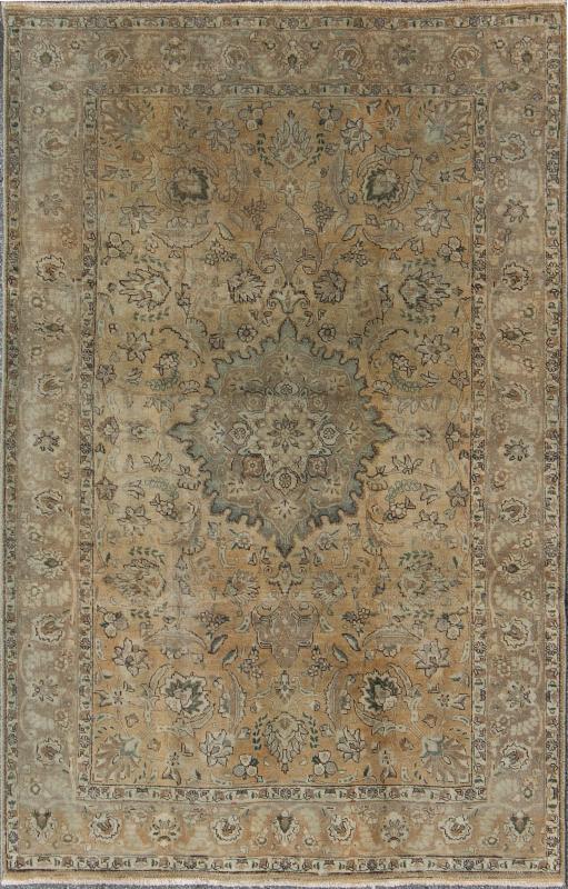 Persian rug Tabriz style with floral design tan medallion, rug H - 703 - 02, country of origin / type: Iran / Tabriz, circa 1950. This Persian Tabriz carpet (circa 1950) features a refined palate of various shades of tans, taupe, and touches of gree... - Keivan Woven ArtsH - 703 - 02 - 1275Rug