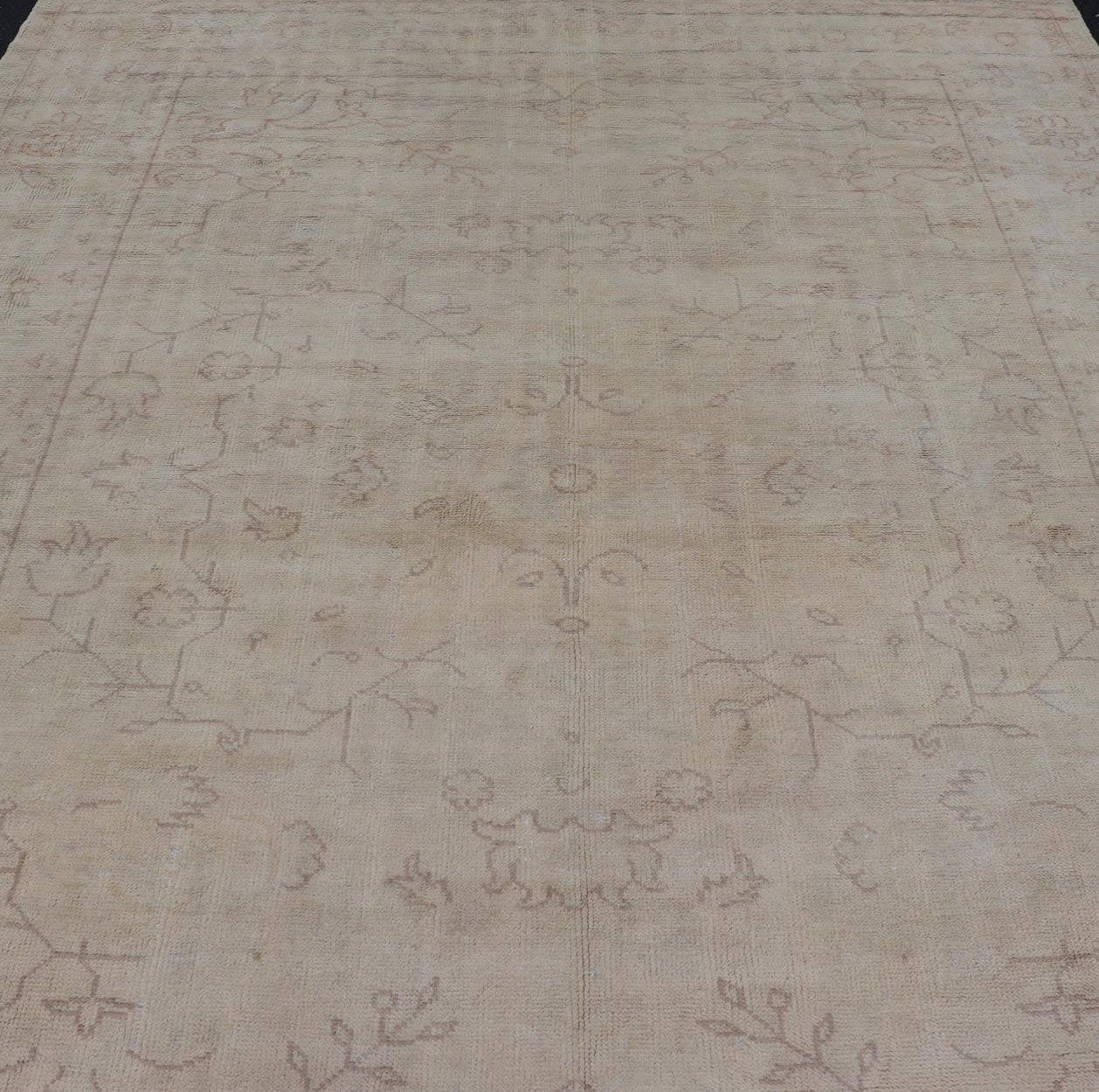 Antique Turkish Oushak Rug with all Over Design in White and Muted Design. Keivan Woven Arts / rug/ H8 - 0603, Country of origin/ Turkey antique. Measures: 9'5 x 12'10 This antique Oushak was beautifully crafted in Turkey during the early part of... - Keivan Woven ArtsH8 - 0603 - 569Rug