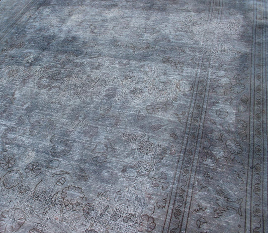 Vintage Indian Amritsar Rug in Gray Tones and Brown Highlights by Keivan Woven Arts Keivan Woven Arts - Midcentury vintage Indian distressed Amritsar rug in shades of gray, keivan Woven Arts/ rug HAS - 6277, country of origin / type: Indian / Amri... - Keivan Woven ArtsHAS - 6277 - 1913Rug
