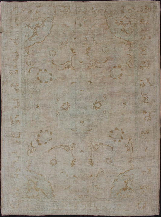 Cream background midcentury vintage Oushak rug from Turkey with floral design, rug hj - 37, country of origin / type: Turkey / Oushak, circa mid - 20th century. Produced in mid - 20th century Turkey, this vintage Oushak is characterized by a comely an... - Keivan Woven ArtsHJ - 37 - 916Rug