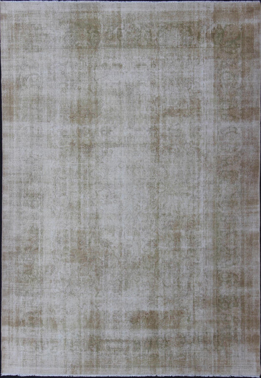 Vintage Distressed Amritsar with All Over Design in Light Green kwarugs This rug was woven in India during the second quarter of 20th century. The acidic yellow/green tones and neutral hues of this Indian Amritsar rug play off each other amidst ... - Keivan Woven ArtsI - 0401 - 1917Rug