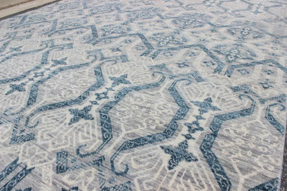 Keivan Woven Arts, In - Bam - 55972, Geometric Indian Modern Design Rug - hand - woven Indian Transitional rug features a beautiful geometric design in blue, gray and ivory colors. Measures: 8'11 x 12'1 - Keivan Woven ArtsIN - BAM - 55972 - GC - 007 - 7503Rug