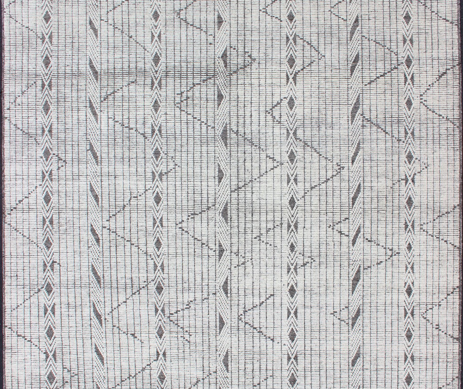 Modern Geometric Gray and Charcoal Indian Hand - Knotted Wool Rug Measures 8'3 x 10'0 Country of Origin: India; Type: Modern, Modern Casual; Design: Geometric, Abstract, Tribal; Keivan Woven Arts: rug IN - ILM - 1466 - CO - 0063; Modern Geome... - Keivan Woven ArtsIN - ILM - 1466 - CO - 0063 - 19 - 13476