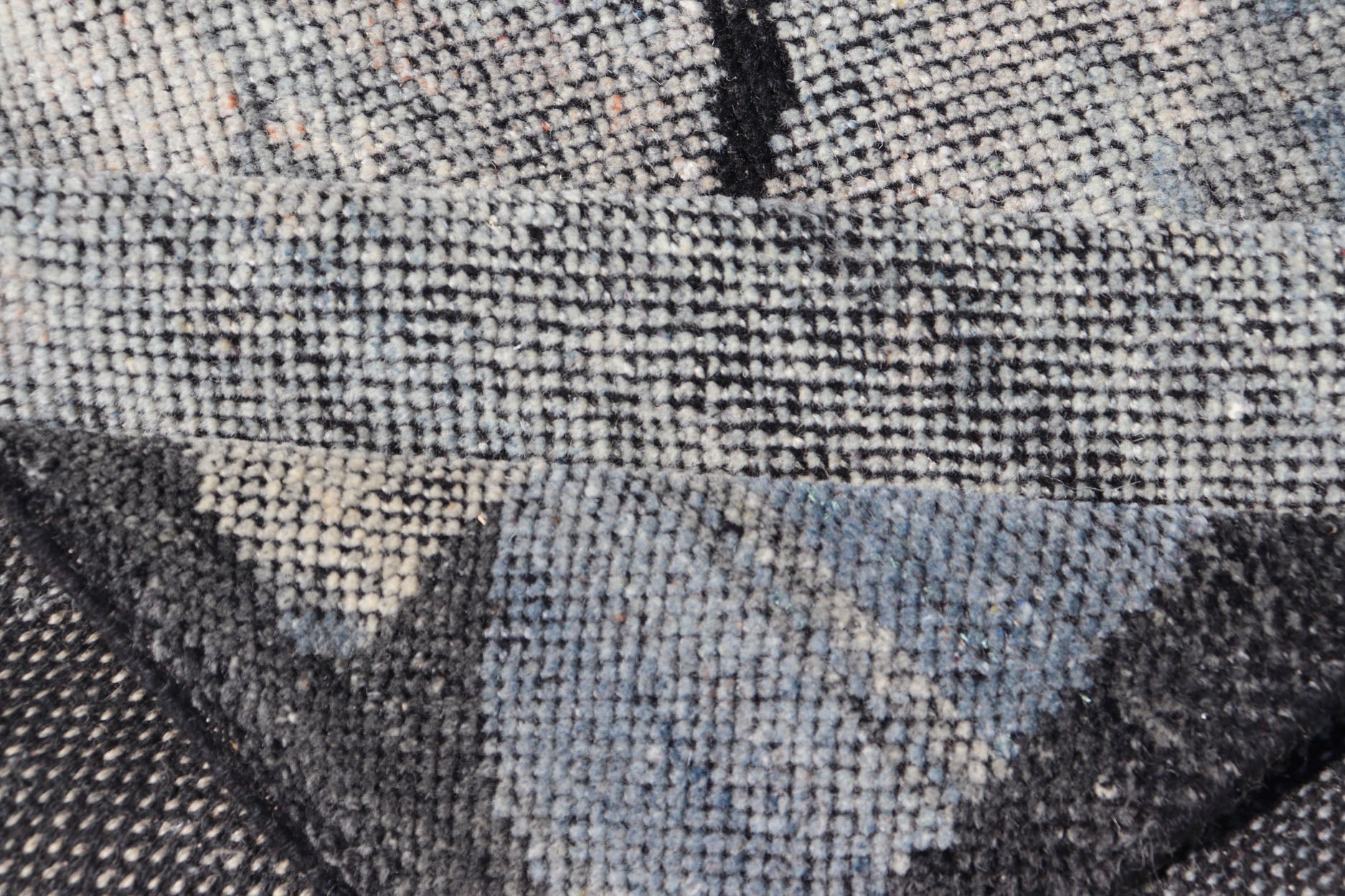 Indian Modern Abstract Area Rug With All - Over Modern Design Measures 4' x 6' This modern piece was crafted in India during the 2010's. This abstract modern design with these stylizations being found more and more often in modern interio... - Keivan Woven ArtsIN - ILM - 159 - MK - 5039 - 20904