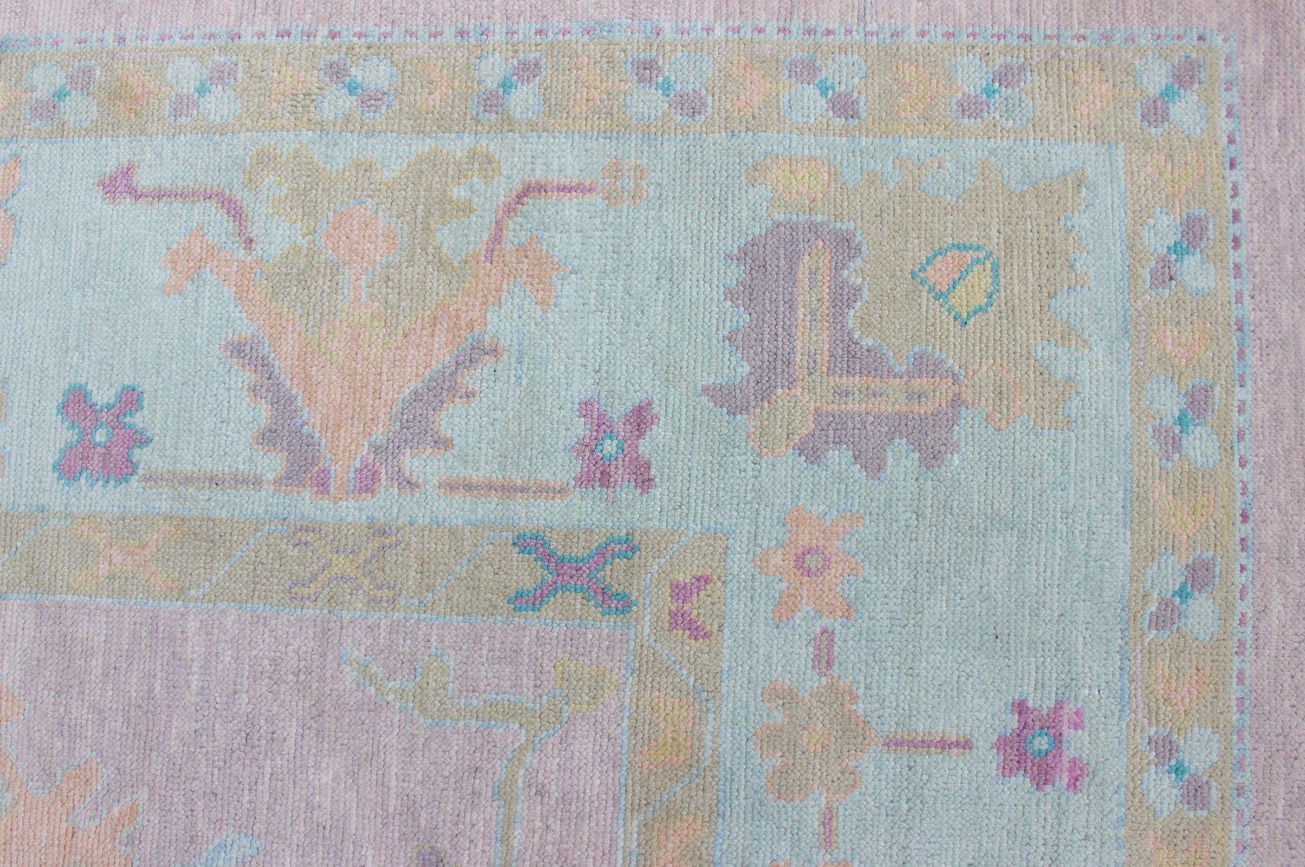 Modern Oushak Designed Rug In Wool With Light Pink and A Ice Blue Border Measures 9'5 x 12'1 Country of Origin: India; Type: Oushak; Design: All - Over, Floral; Keivan Woven Arts: rug IN - JAI - 3922; Indian Oushak Rug Made With Wool in Cotton ... - Keivan Woven ArtsIN - JAI - 3922 - 13480Rug