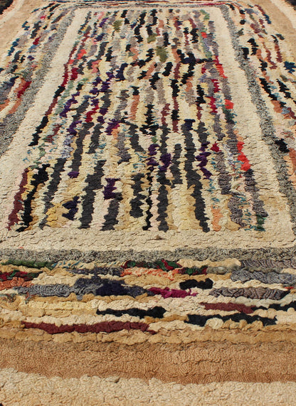 American Hooked Rug with Variegated Design in Black, Brown and Taupe Antique hooked rug with variegated design, Keivan Woven Arts , rug J10 - 1017, country of origin / type: United States / Hooked, circa 1920. This antique rug features a va... - Keivan Woven ArtsJ10 - 1017 - 2515Rug