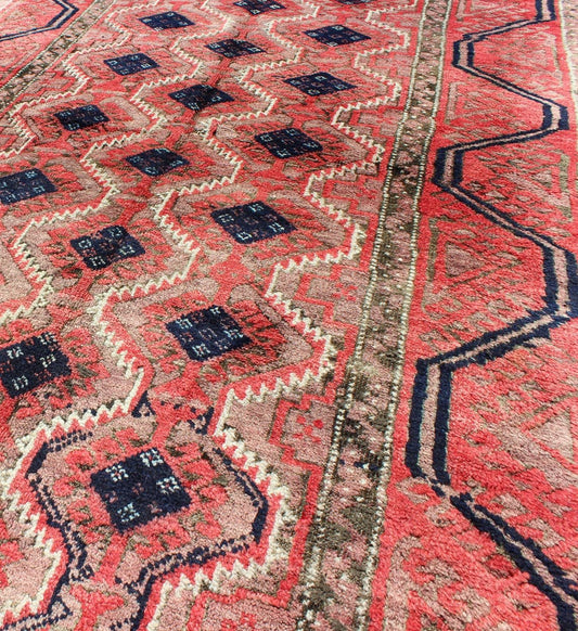 Midcentury vintage Beluch rug with all - over diamond pattern in red and charcoal, rug ke - 3299, country of origin / type: Afghanistan / Tribal, circa mid - 20th century This impressive and complex vintage Afghan Beluch rug (circa mid - 20th century) f... - Keivan Woven ArtsKB - 3299 - 6117Rug