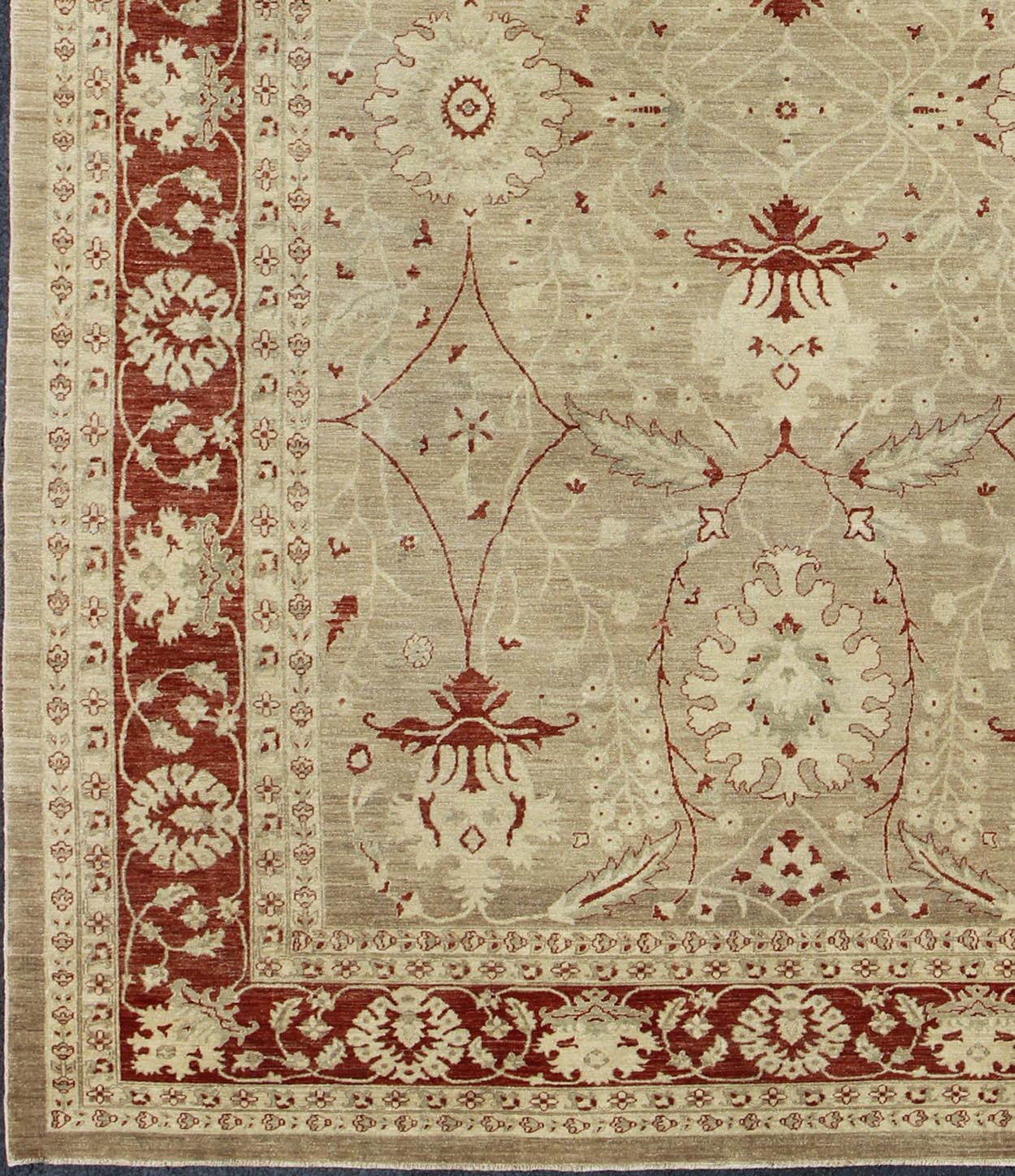 Keivan Woven Arts, Kb - And - 97095, 20th Century Afghan Sultanabad Rug with Stylized Floral Design in Cream and Garnet Red, rug kb - and - 97095, country of origin / type: Pakistan / Sultanabad This vintage Sultanabad carpet from Pakistan features an a... - Keivan Woven ArtsKB - 97095 - 2956Rug