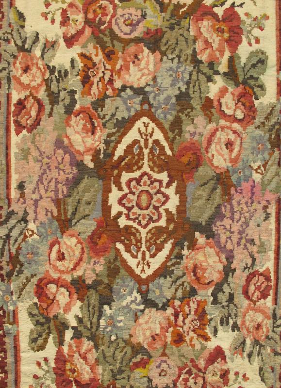 Keivan Woven Arts, Large vintage floral kilim in elegant European design Kb - H - 401 - 10, Large flat - weave vintage Bessarabian kilim rug with floral central medallion in green, red, and ivory. Measures: 7'7 x 13'. - Keivan Woven ArtsKB - H - 401 - 10 - 1546Rug