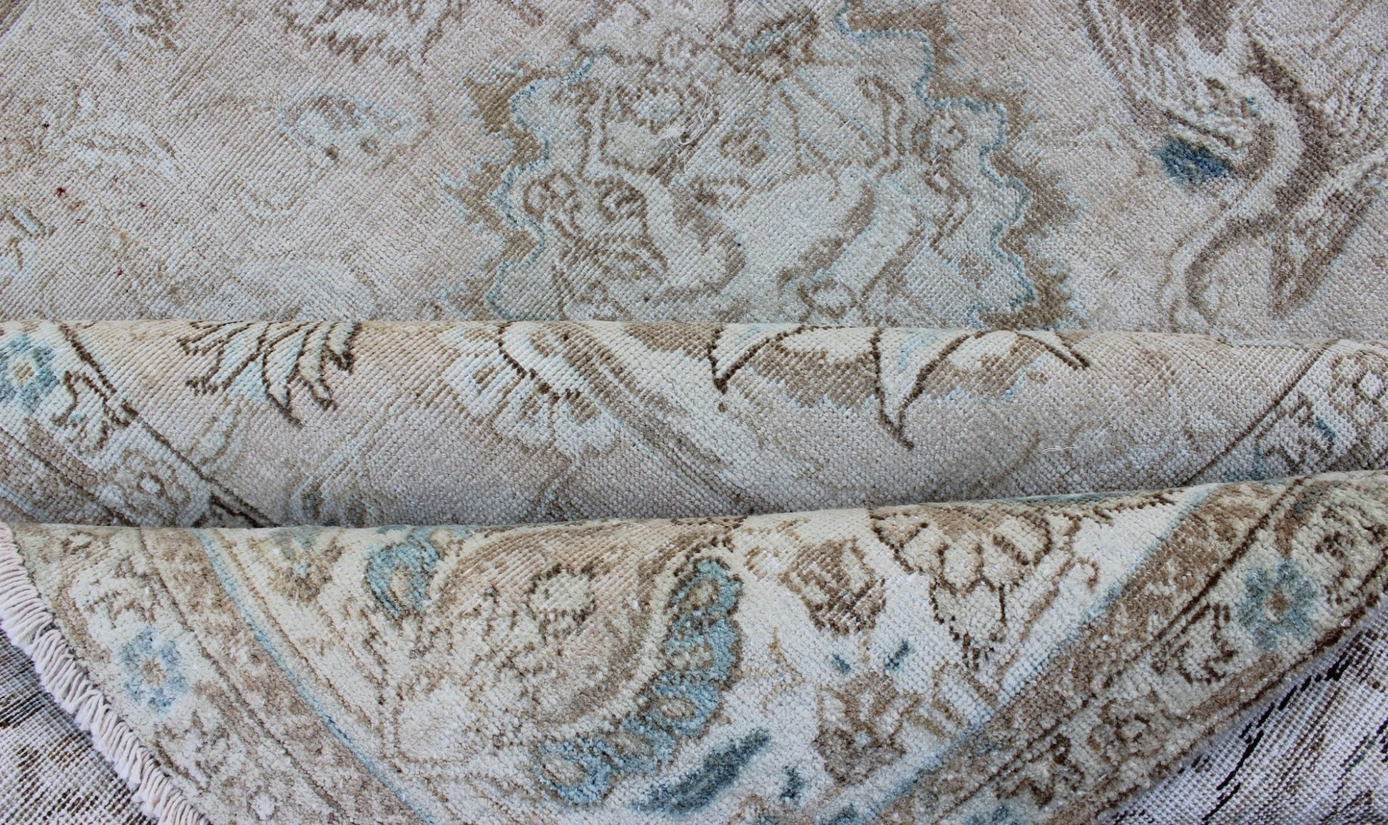 Muted Gray, Blue, and Ivory Vintage Persian Tabriz Rug with Floral Design kwa rugs Muted gray, blue, and ivory vintage Persian Tabriz rug with floral design, hd - tra, country of origin / type: Iran / Tabriz, circa 1950 This vintage Per... - Keivan Woven ArtsKB - HD - TRA - 2167Rug
