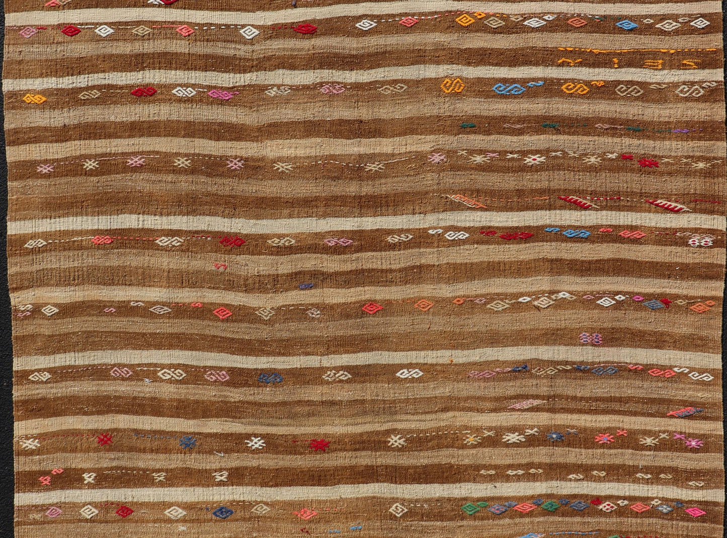 Measures: 7'0 x 9'7 Turkish Vintage Kilim with Embroidered Rug with Tan, Taupe, And Cream. Keivan Woven Arts / rug KBE - 14346, country of origin / type: Turkey / Kilim, circa 1950 This vintage Turkish Kilim rug features a contemporary geometri... - Keivan Woven ArtsKBE - 14346 - 22992Rug