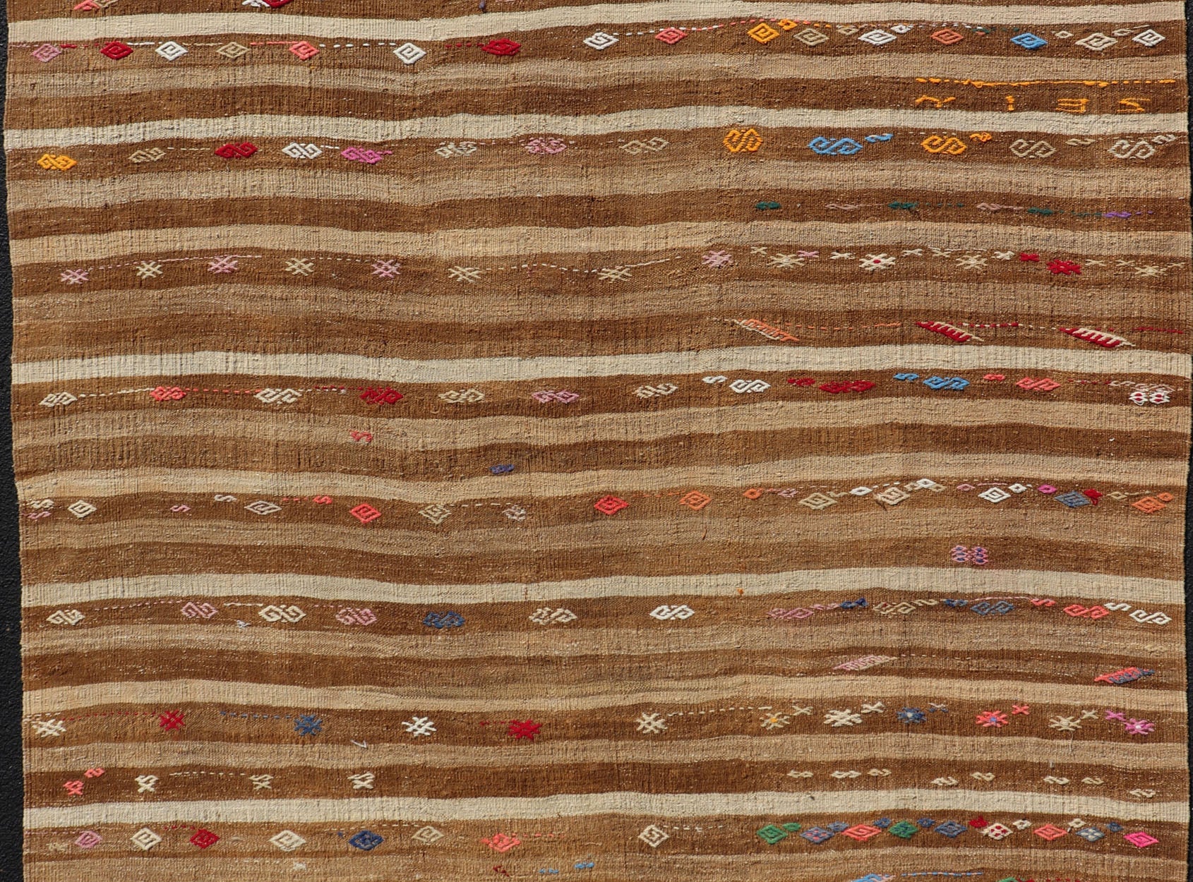 Measures: 7'0 x 9'7 Turkish Vintage Kilim with Embroidered Rug with Tan, Taupe, And Cream. Keivan Woven Arts / rug KBE - 14346, country of origin / type: Turkey / Kilim, circa 1950 This vintage Turkish Kilim rug features a contemporary geometri... - Keivan Woven ArtsKBE - 14346 - 22992Rug