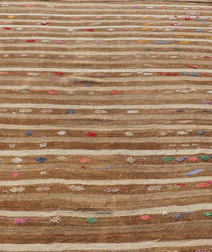 Measures: 7'0 x 9'7 Turkish Vintage Kilim with Embroidered Rug with Tan, Taupe, And Cream. Keivan Woven Arts / rug KBE - 14346, country of origin / type: Turkey / Kilim, circa 1950 This vintage Turkish Kilim rug features a contemporary geometri... - Keivan Woven ArtsKBE - 14346 - 22992Rug