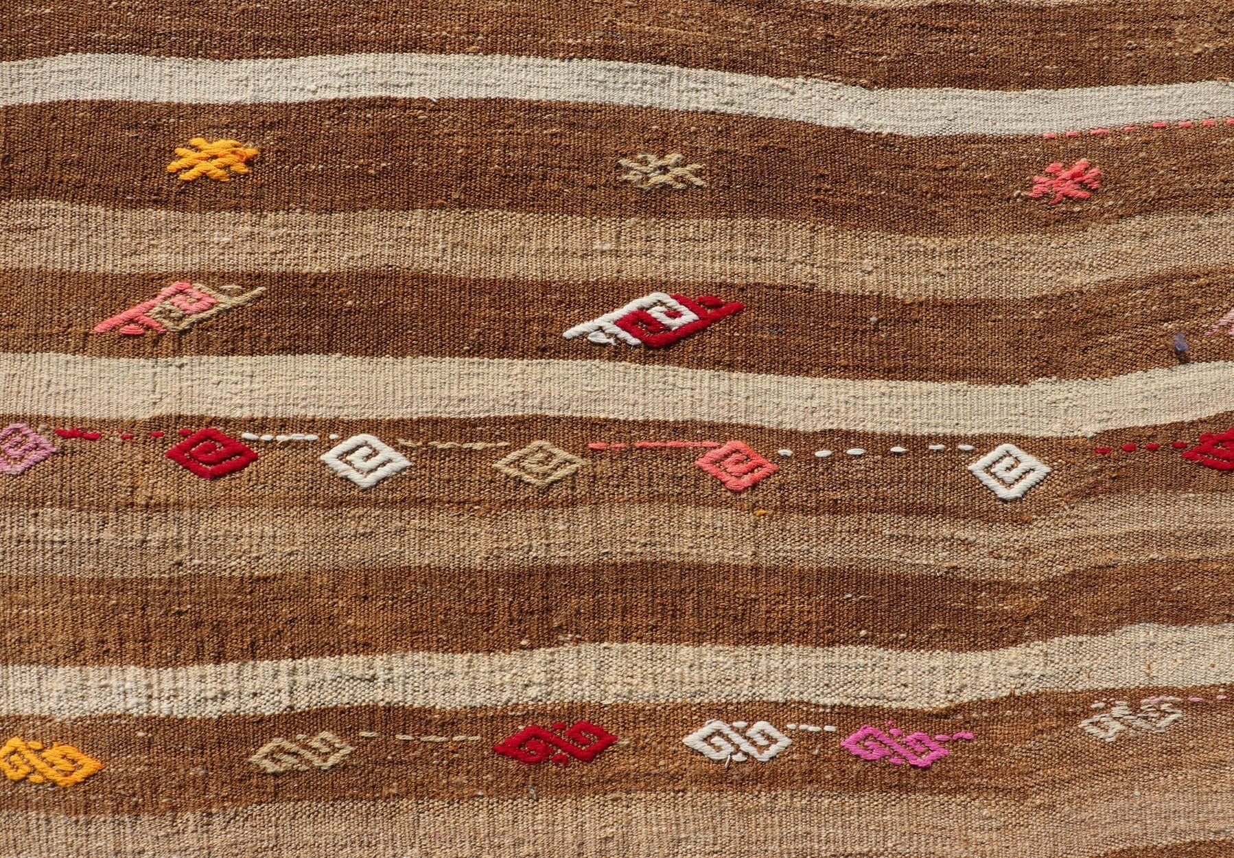 Measures: 7'0 x 9'7 Turkish Vintage Kilim with Embroidered Rug with Tan, Taupe, And Cream. Keivan Woven Arts / rug KBE - 14346, country of origin / type: Turkey / Kilim, circa 1950 This vintage Turkish Kilim rug features a contemporary geometri... - Keivan Woven ArtsKBE - 14346 - 22992Rug
