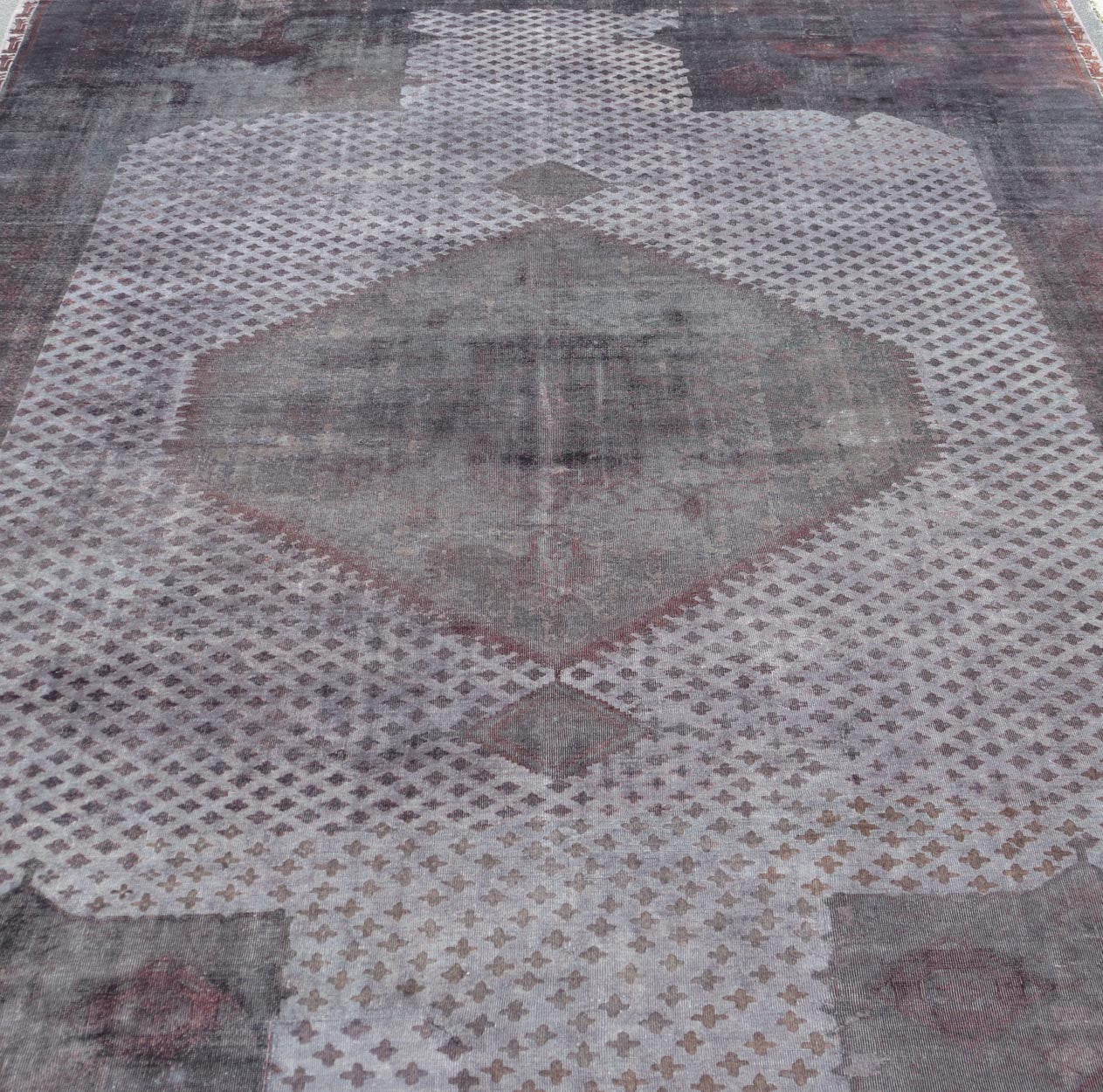 Antique Turkish Oushak Rug with Geometric Medallion Design in Light Blue & Red. Keivan Woven Arts rug / KBE - 230401, origin / Turkey. Earlier 20th century. Measures: 12'10 x 22'10 This beautiful rug from early 20th century Turkey features a C... - Keivan Woven ArtsKBE - 230401 - 3047Rug