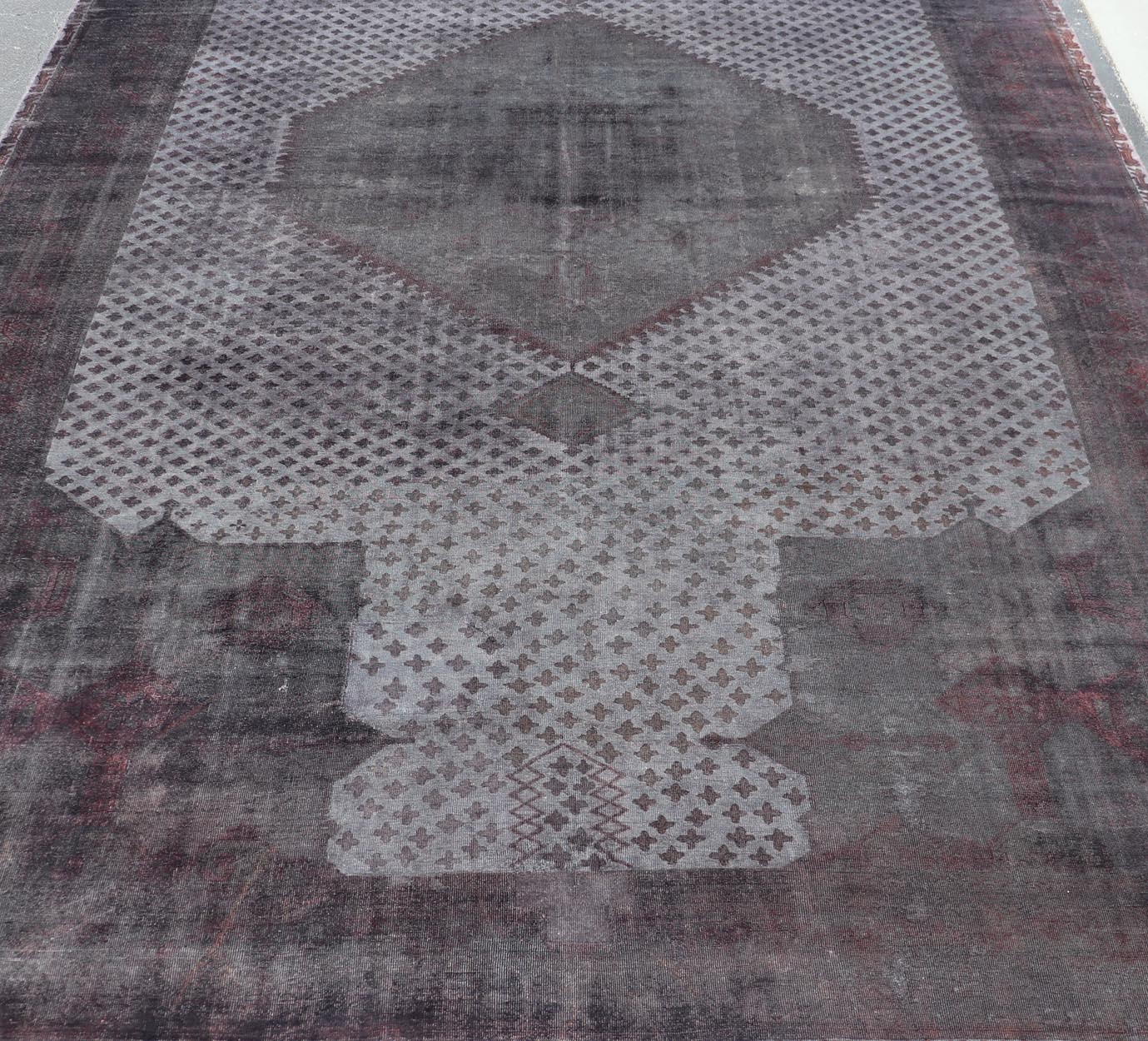 Antique Turkish Oushak Rug with Geometric Medallion Design in Light Blue & Red. Keivan Woven Arts rug / KBE - 230401, origin / Turkey. Earlier 20th century. Measures: 12'10 x 22'10 This beautiful rug from early 20th century Turkey features a C... - Keivan Woven ArtsKBE - 230401 - 3047Rug
