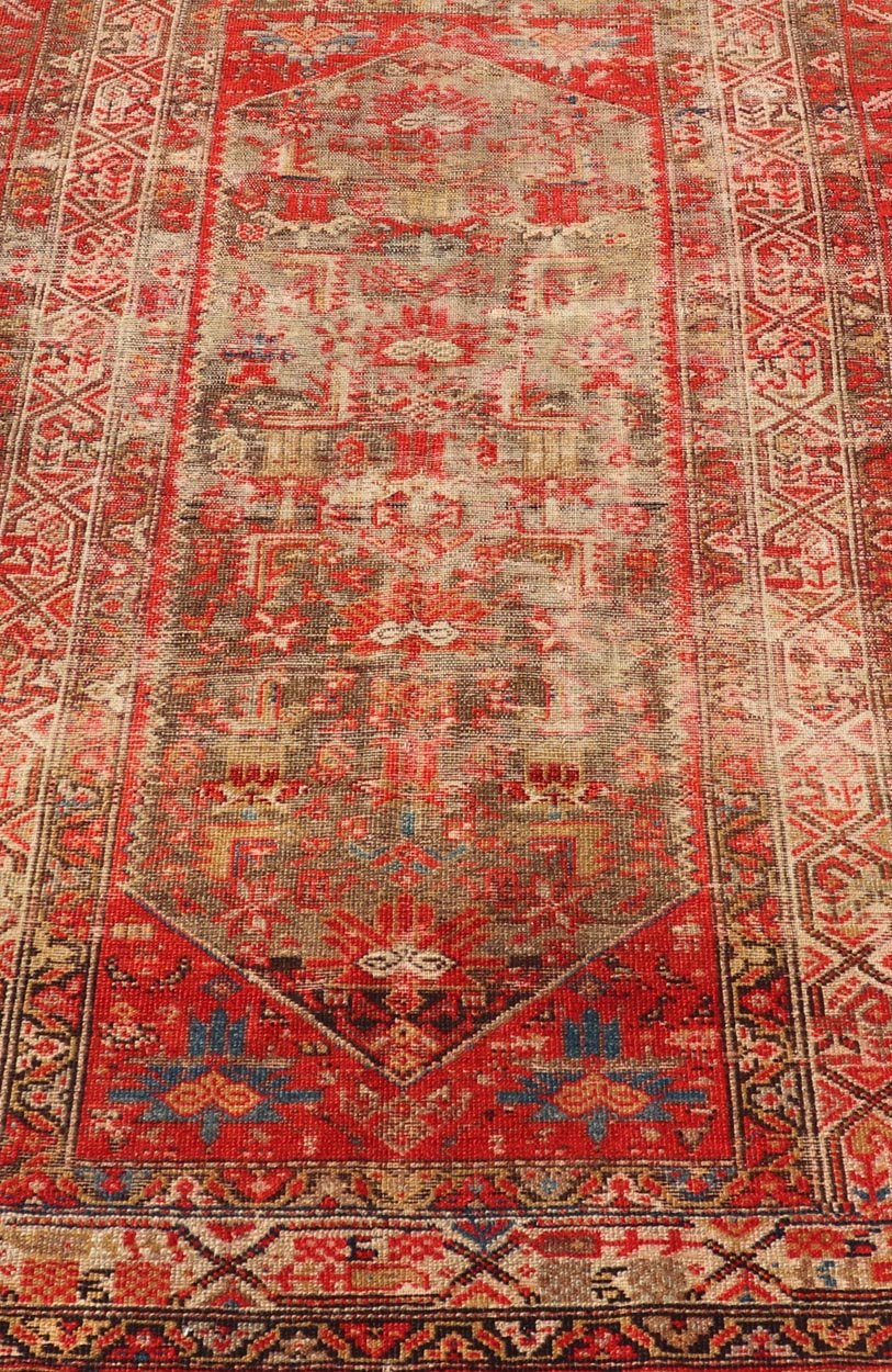 Measures: 3'11 x 6'4 Antique Distressed Persian Malayer Rug by Keivan Woven Arts With Medallion . rug KBE - 230903, Keivan Woven Arts / country of origin / type: Iran / Malayer, circa 1920. This amazing antique Malayer rug from early 20th cen... - Keivan Woven ArtsKBE - 230903 - 25302