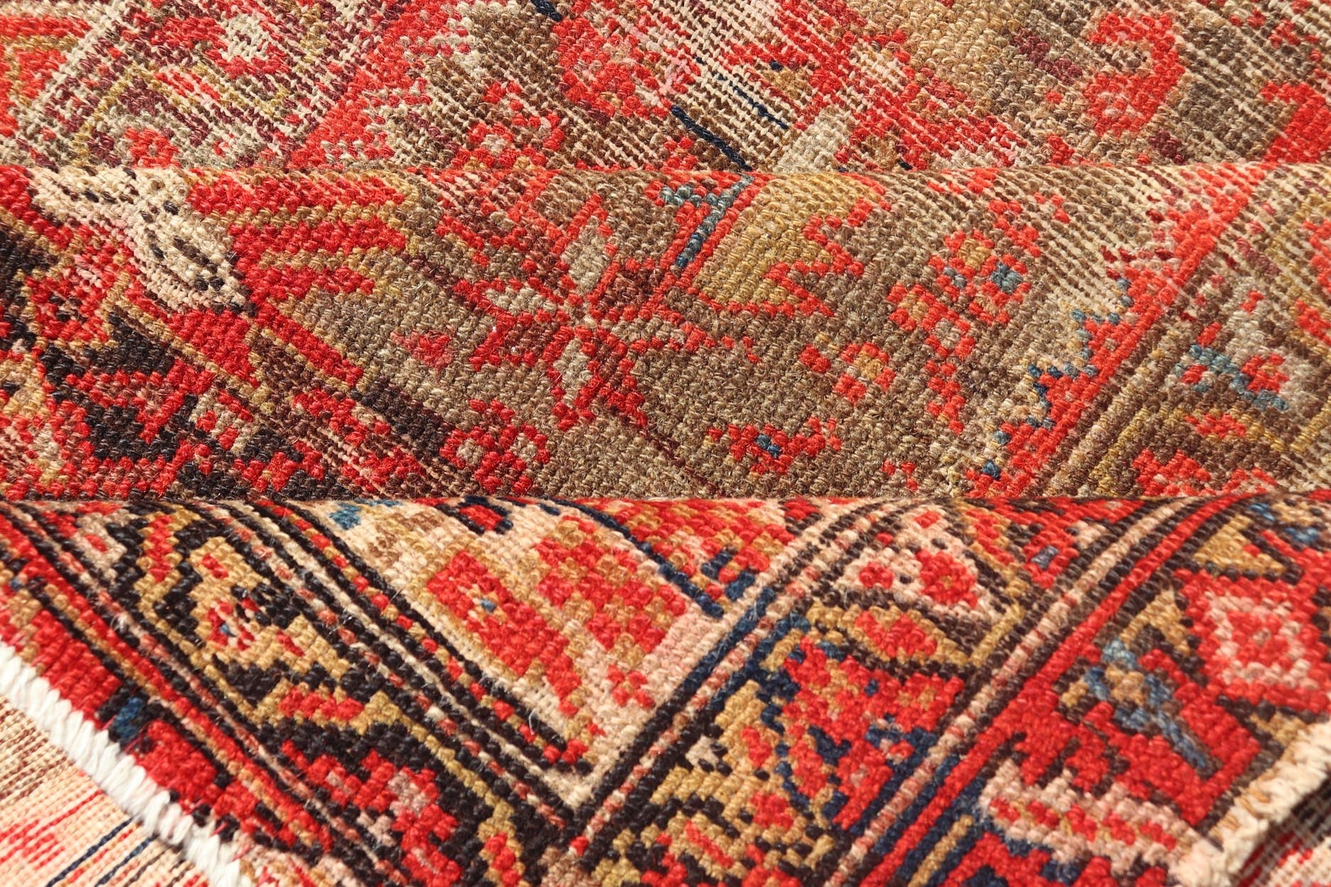 Measures: 3'11 x 6'4 Antique Distressed Persian Malayer Rug by Keivan Woven Arts With Medallion . rug KBE - 230903, Keivan Woven Arts / country of origin / type: Iran / Malayer, circa 1920. This amazing antique Malayer rug from early 20th cen... - Keivan Woven ArtsKBE - 230903 - 25302Rug