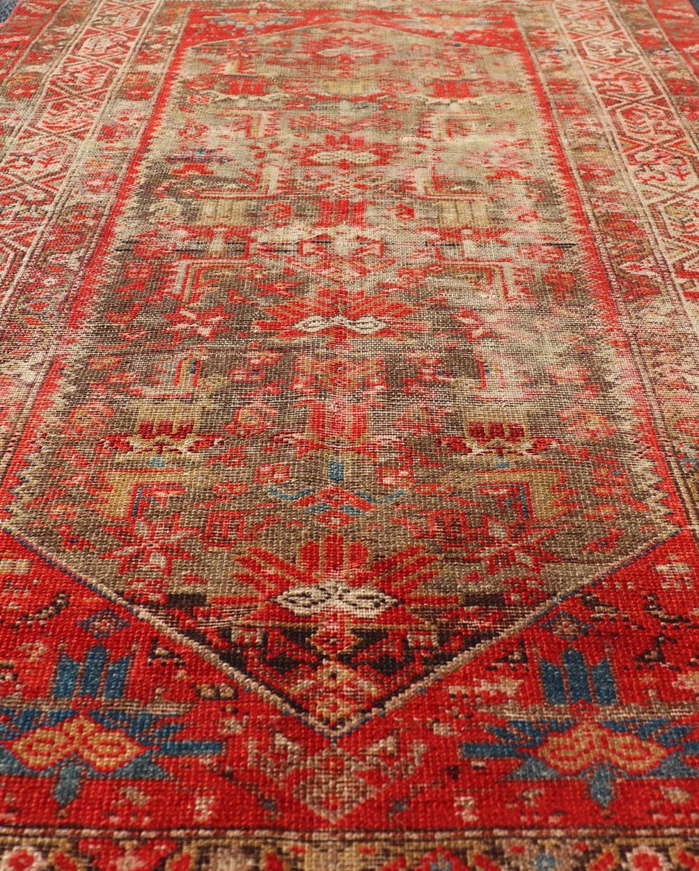 Measures: 3'11 x 6'4 Antique Distressed Persian Malayer Rug by Keivan Woven Arts With Medallion . rug KBE - 230903, Keivan Woven Arts / country of origin / type: Iran / Malayer, circa 1920. This amazing antique Malayer rug from early 20th cen... - Keivan Woven ArtsKBE - 230903 - 25302