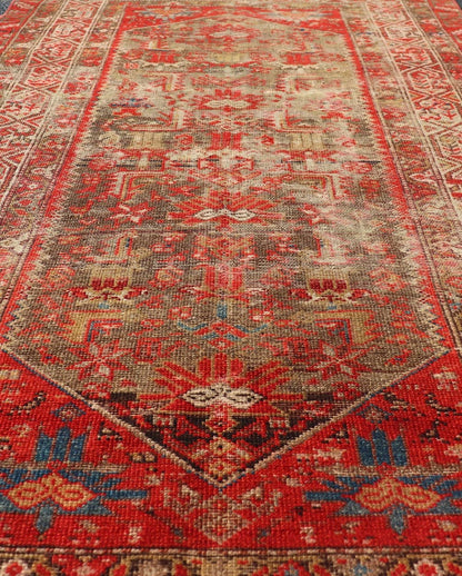 Measures: 3'11 x 6'4 Antique Distressed Persian Malayer Rug by Keivan Woven Arts With Medallion . rug KBE - 230903, Keivan Woven Arts / country of origin / type: Iran / Malayer, circa 1920. This amazing antique Malayer rug from early 20th cen... - Keivan Woven ArtsKBE - 230903 - 25302
