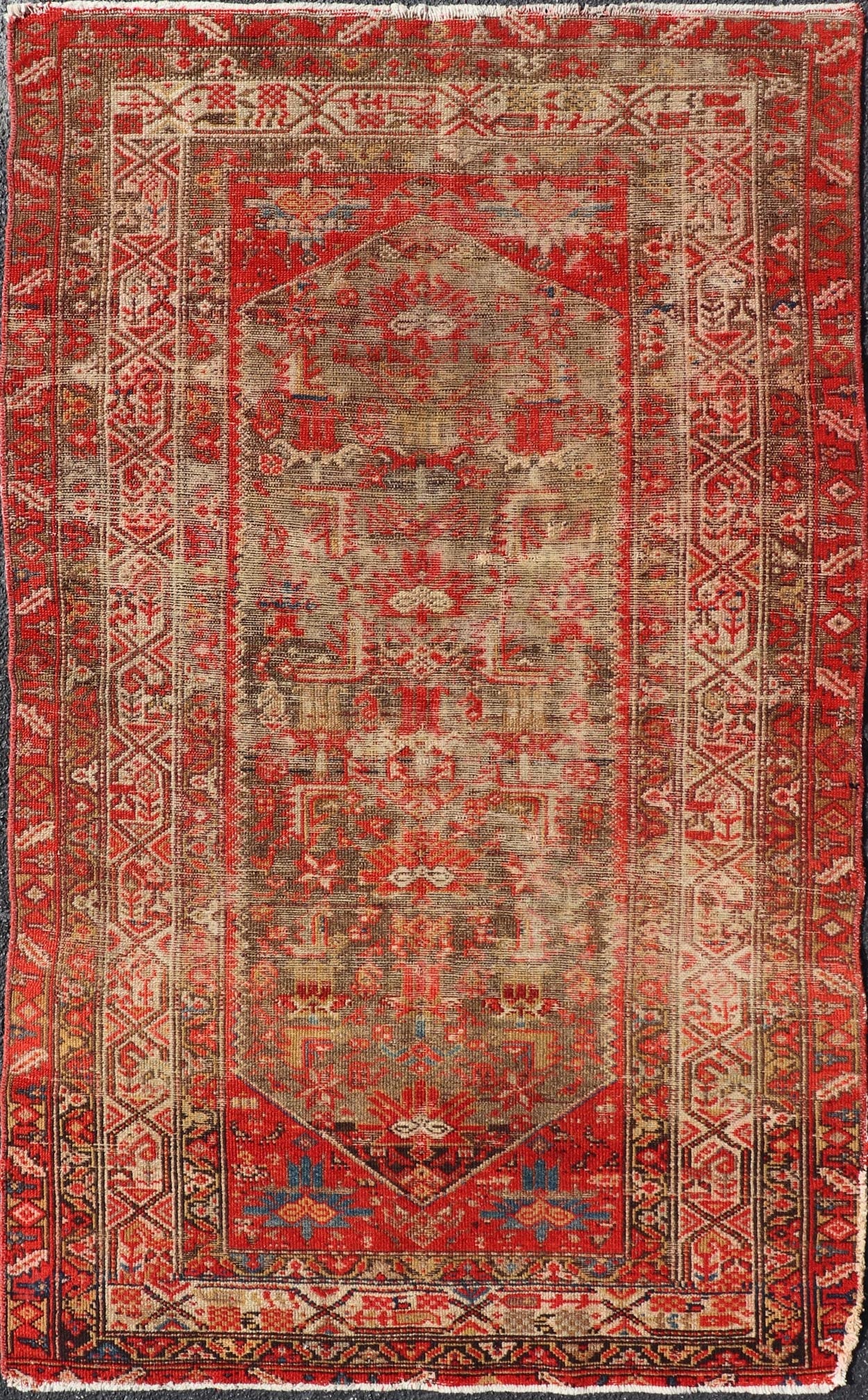 Measures: 3'11 x 6'4 Antique Distressed Persian Malayer Rug by Keivan Woven Arts With Medallion . rug KBE - 230903, Keivan Woven Arts / country of origin / type: Iran / Malayer, circa 1920. This amazing antique Malayer rug from early 20th cen... - Keivan Woven ArtsKBE - 230903 - 25302Rug