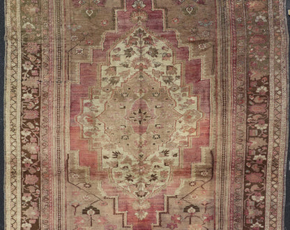 Turkish Oushak Vintage Rug in Brown, Camel and Light Purple Tones Vintage carpet from Turkey in light purple, light brown, camel ivory tones, rug KBE - 26, country of origin / type: Turkey / Oushak, circa 1940 This vintage Turkish Oushak ru... - Keivan Woven ArtsKBE - 26 - 4327Rug