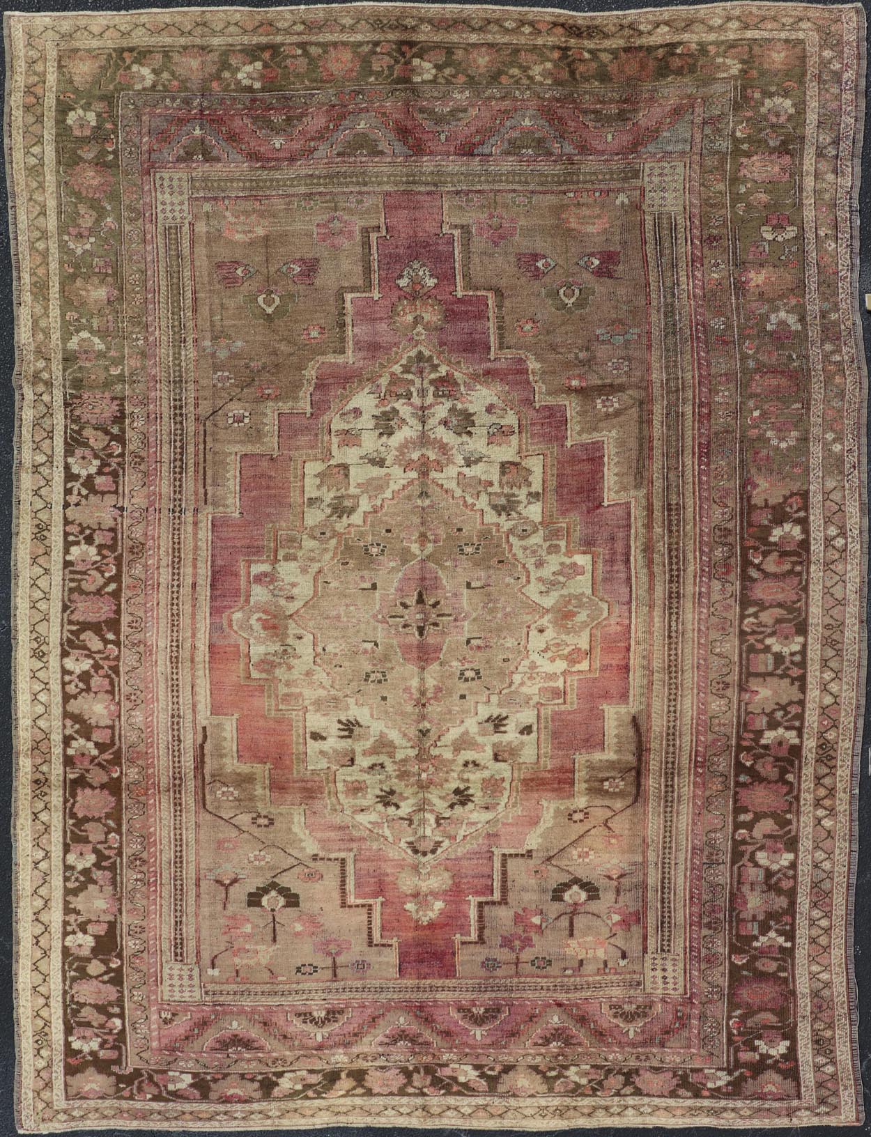 Turkish Oushak Vintage Rug in Brown, Camel and Light Purple Tones Vintage carpet from Turkey in light purple, light brown, camel ivory tones, rug KBE - 26, country of origin / type: Turkey / Oushak, circa 1940 This vintage Turkish Oushak ru... - Keivan Woven ArtsKBE - 26 - 4327Rug
