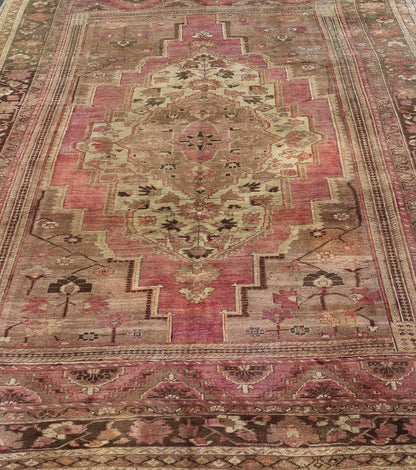 Turkish Oushak Vintage Rug in Brown, Camel and Light Purple Tones Vintage carpet from Turkey in light purple, light brown, camel ivory tones, rug KBE - 26, country of origin / type: Turkey / Oushak, circa 1940 This vintage Turkish Oushak ru... - Keivan Woven ArtsKBE - 26 - 4327Rug