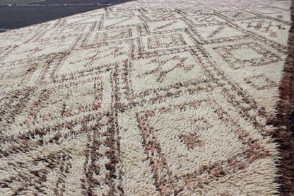 Large Moroccan Beni Ouarain Rug with Diamond Design in light Ivory, Gray & Pink Measures: 6'3 x 11'8. Woven in light Ivory hand - spun wool with muted salmon, gray and light charcoal symbols, this gorgeous Moroccan rug has a sophisticated loz... - Keivan Woven ArtsKBE - LCB - 136607 - 7317Rug