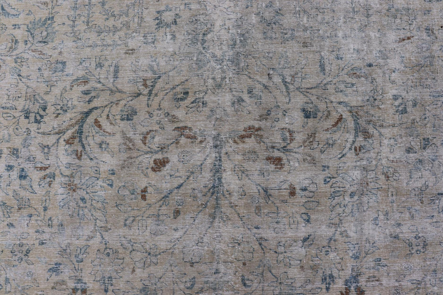 Antique Persian Tabriz Rug in Wool with All - Over Floral Design On Lt Tan Field Keivan Woven Arts. Rug KBE - NA - 190000, country of origin / type: Iran / Tabriz, circa 1910 Measures: 13'0 x 19'0 This antique Persian Tabriz rug features an all - ov... - Keivan Woven ArtsKBE - NA - 220072 - 14426