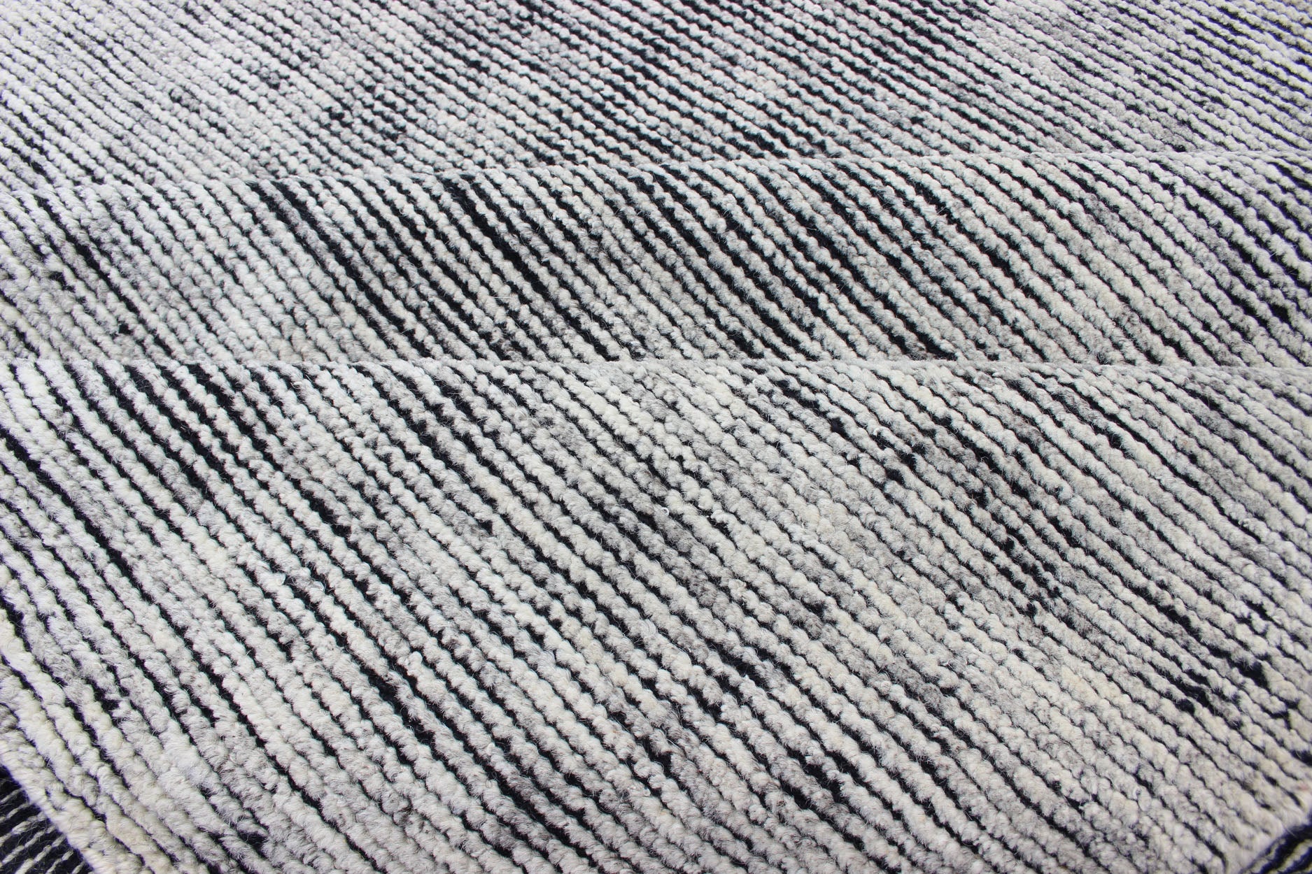 Indian Hand - Knotted Distressed Modern Abstract Black and White Area Rug Measures 9'2 x 11'10 Country of Origin: India; Type: Modern, Distressed Modern; Design: Minimal, Abstract, Modern; Keivan Woven Arts: rug KHN - 1018 - J1 - BLACK; ... - Keivan Woven ArtsKHN - 1018 - J1 - BLACK - 13498