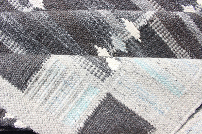 Modern Scandinavian Flat - Weave Rug With Geometric Design in Gray Tones. Keivan Woven Arts - Modern Scandinavian flat - weave rug with geometric design in gray and creams, rug KHN - 1034 - SW - 10, country of origin / type: India / Scandinavian flat - weave ... - Keivan Woven ArtsKHN - 1034 - SW - 10 - 13556