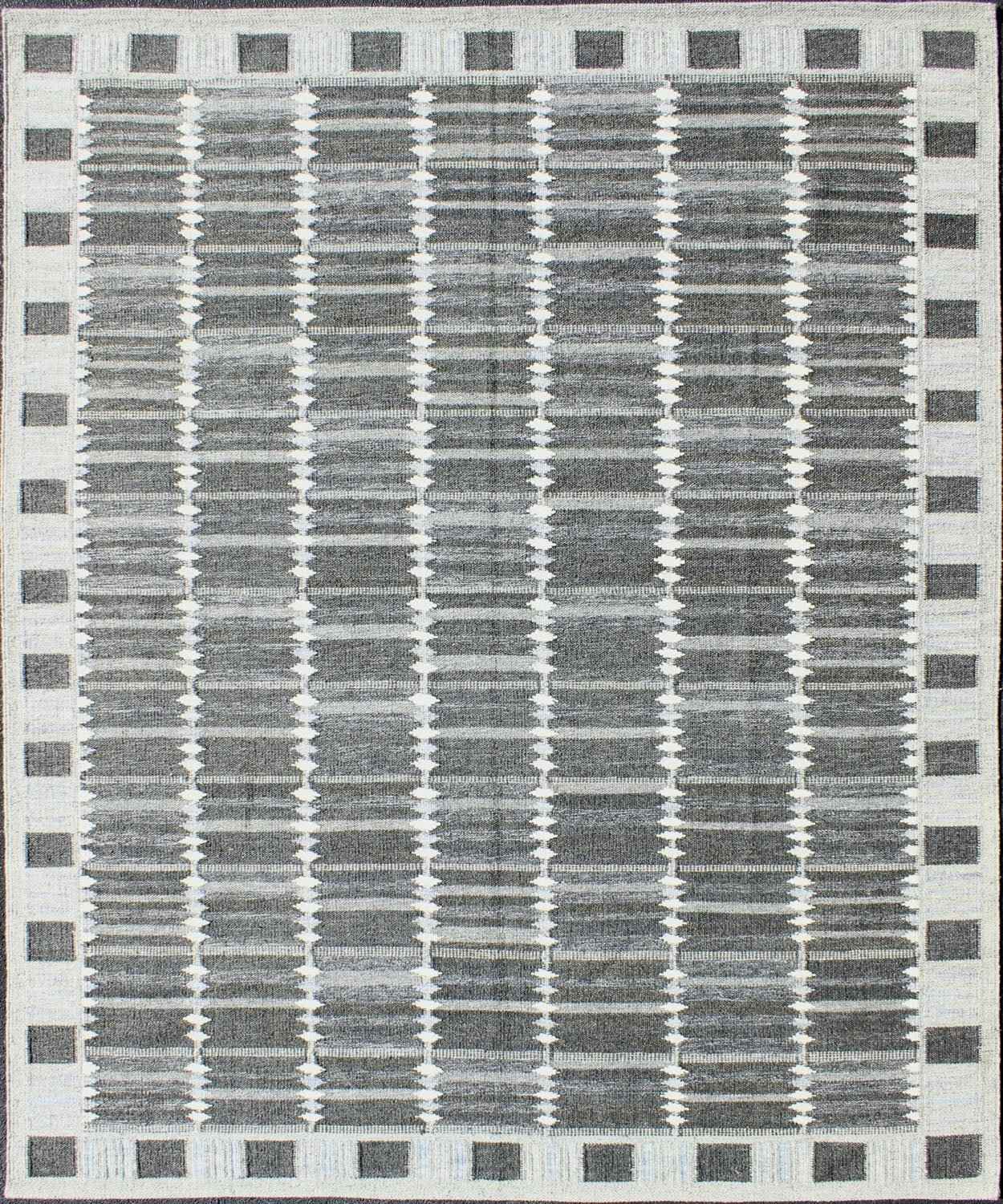 Modern Scandinavian Flat - Weave Rug With Geometric Design in Gray Tones. Keivan Woven Arts - Modern Scandinavian flat - weave rug with geometric design in gray and creams, rug KHN - 1034 - SW - 10, country of origin / type: India / Scandinavian flat - weave ... - Keivan Woven ArtsKHN - 1034 - SW - 10 - 13556Rug