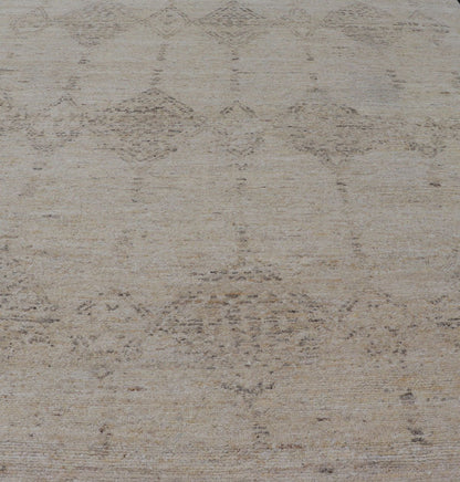 Modern Rug in Creamy Beige Color Tones and Moroccan Style Diamonds in Light Gray Measures 11'10 x 14'8 This Indian modern rug features an beige and cream blended field with Moroccan styled tribal diamonds added in light gray. Coun... - Keivan Woven ArtsKHN - 34902 - TR - 1057 - 21036