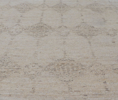 Modern Rug in Creamy Beige Color Tones and Moroccan Style Diamonds in Light Gray Measures 11'10 x 14'8 This Indian modern rug features an beige and cream blended field with Moroccan styled tribal diamonds added in light gray. Coun... - Keivan Woven ArtsKHN - 34902 - TR - 1057 - 21036