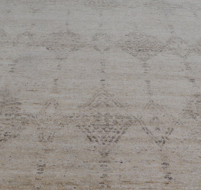 Modern Rug in Creamy Beige Color Tones and Moroccan Style Diamonds in Light Gray Measures 11'10 x 14'8 This Indian modern rug features an beige and cream blended field with Moroccan styled tribal diamonds added in light gray. Coun... - Keivan Woven ArtsKHN - 34902 - TR - 1057 - 21036