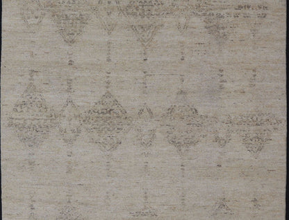 Moroccan Styled Diamond Design on All - Beige Modern Area Rug Measures 13'0 x 17'8 This modern rugs field is rendered in a blend of cream and beige, while the design is a gray. The vertical diamonds loosely resemble that of Moroccan triba... - Keivan Woven ArtsKHN - 34906 - TR - 1057 - 21024