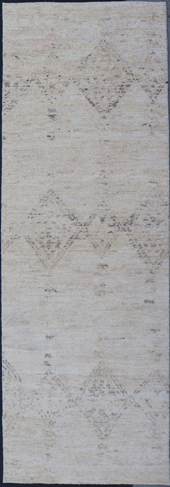 Long Modern Gallery Runner in Neutrals With Moroccan Styled Diamond Design Measures 4'5 x 14'0 This modern gallery runner features a creamy beige field homing darker neutral diamonds, loosely resembling Moroccan tribal designs. This pie... - Keivan Woven ArtsKHN - 34908 - TR - 1057 - 21060Rug