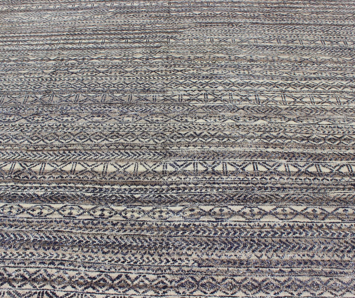 Shades of Midnight Blue, Royal Blue and Charcoal Modern Design Piled Rug Shades of Midnight Blue, Royal Blue and Charcoal Modern Design Piled Rug in striped design. Keivan Woven Arts / rug KHN - 416 , country of origin / type: India / Scandinavia... - Keivan Woven ArtsKHN - 416 - TR - D2 - 60 - 6454Rug