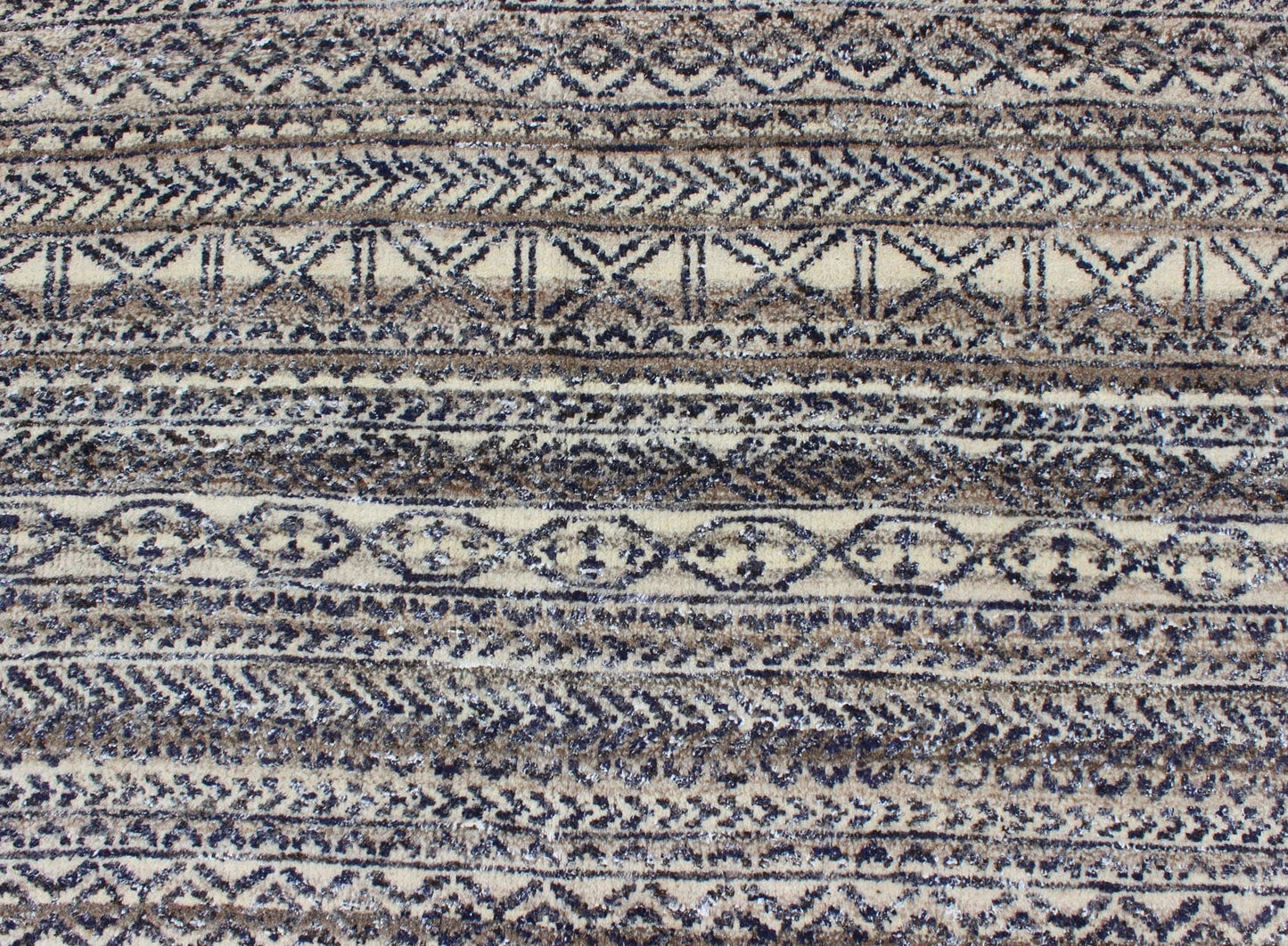 Shades of royal blue and charcoal modern Indian piled rug. Keivan Woven Arts / rug KHN - 417, country of origin / type: India / Scandinavian piled rug. This Modern Rug is inspired by the work of textile designers of the early to mid - 20th century. ... - Keivan Woven ArtsKHN - 417 - TR - D2 - 60 - 6460Rug